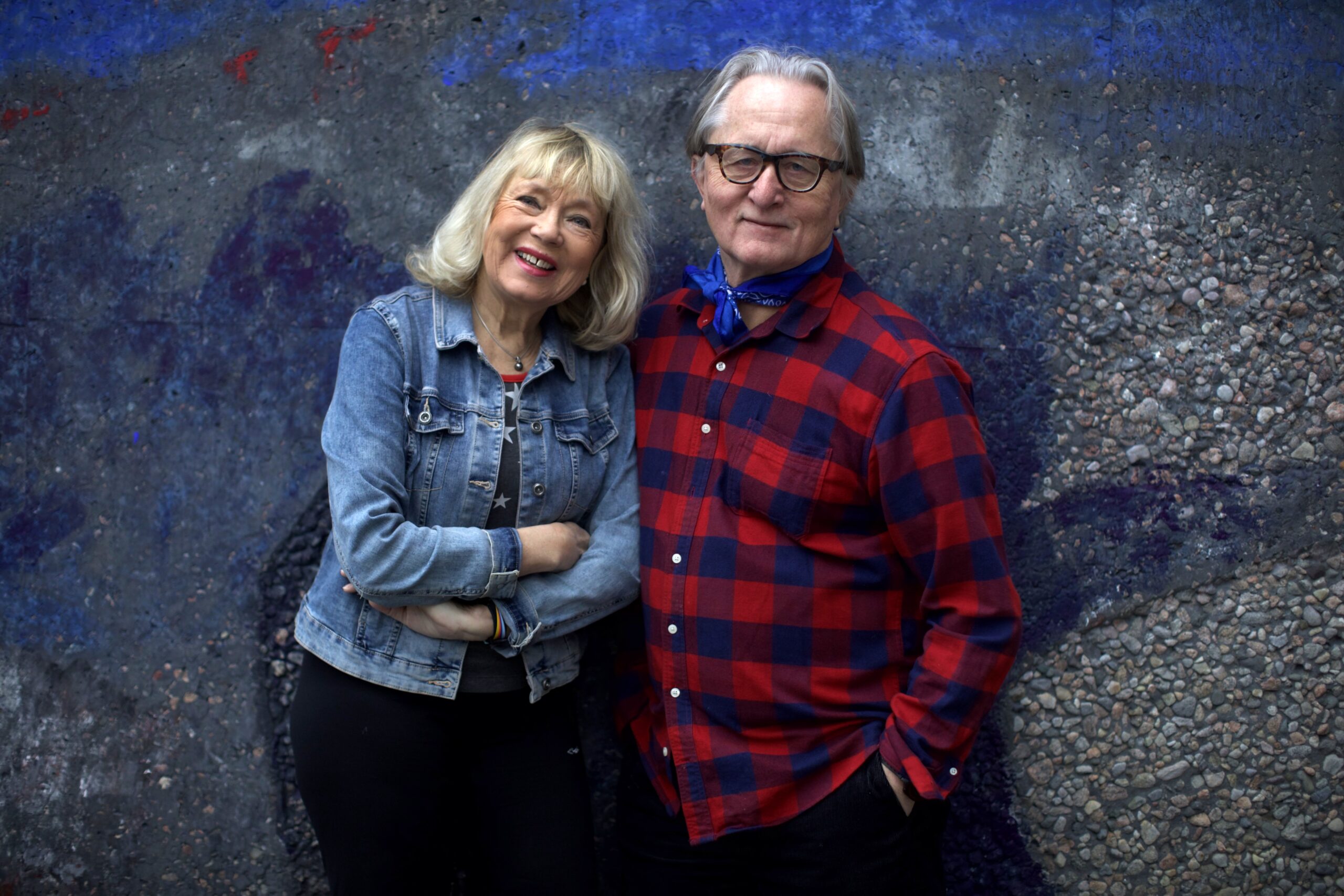 Eva Bratholm, Joar Hoel Larsen